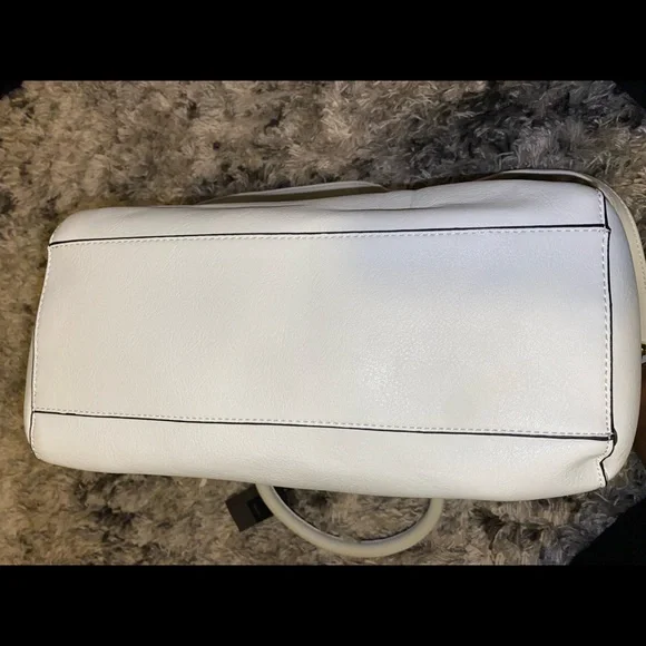 Mossimo White Purse - Picture 6 of 6